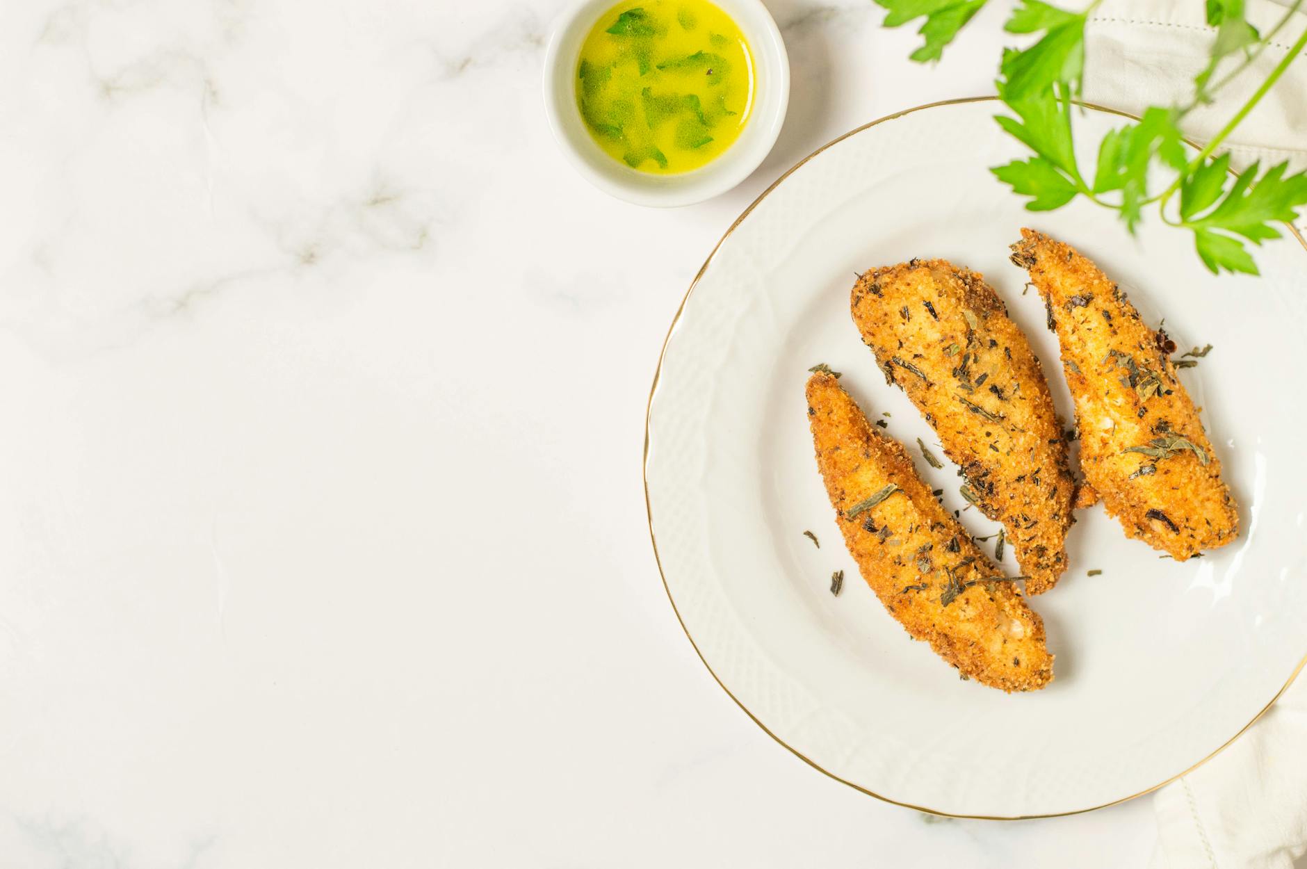 Achieve Perfectly Crispy Skin with Air Fryer Garlic Herb Bone-In Chicken Thighs