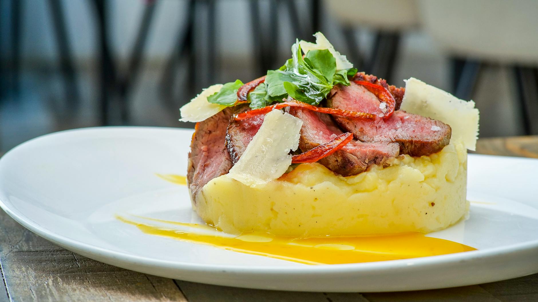 Mastering the Silky Dream: Crafting Ultra-Creamy Garlic Parmesan Mashed Potatoes