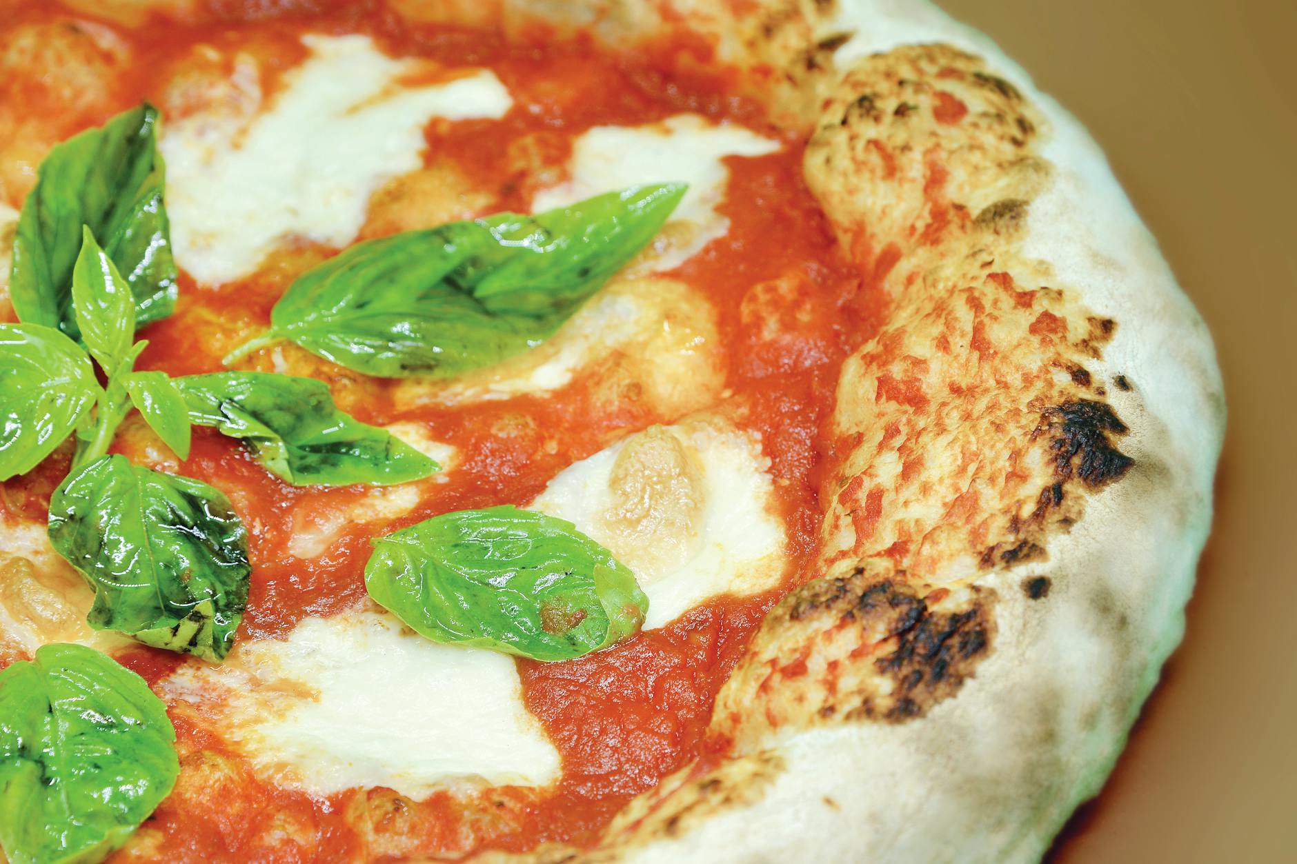Mastering Authentic Homemade Margherita Pizza: Thin Crust, San Marzano, Fresh Basil