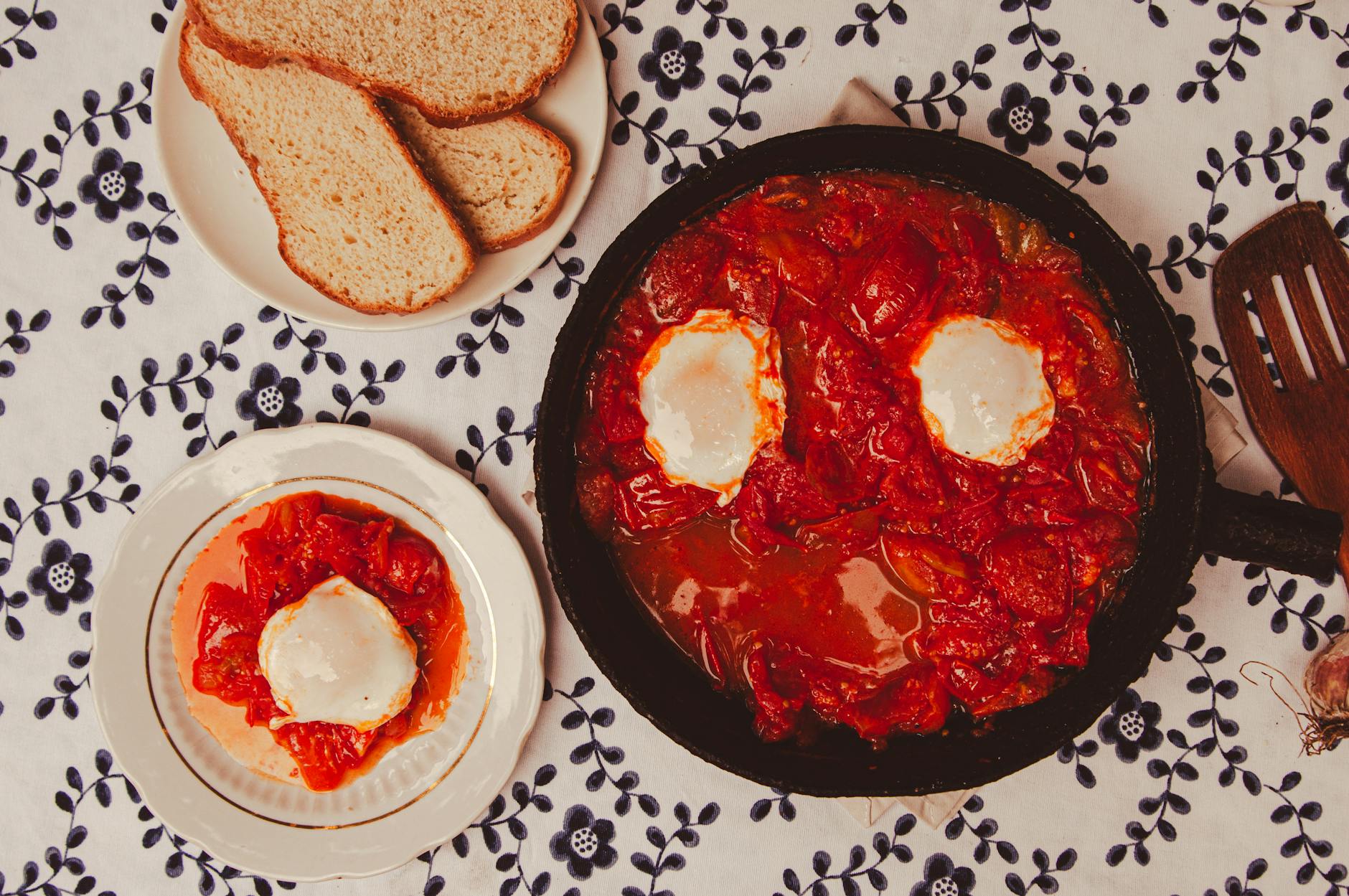 Mastering Shakshuka: The Science and Tradition of North African Poached Eggs