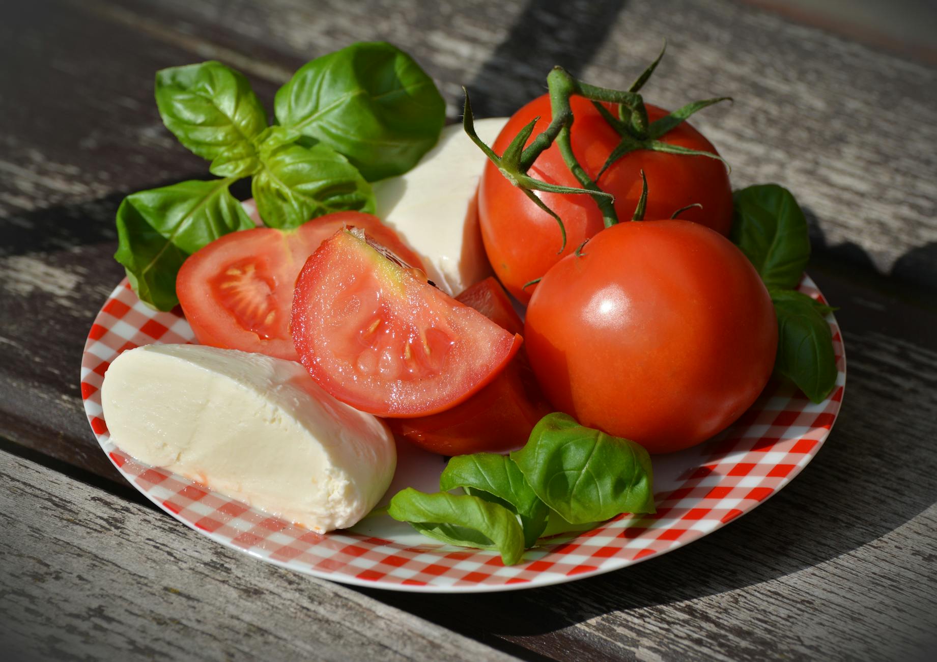 Caprese Panini with Fresh Mozzarella and Basil: Expert Cooking Guide